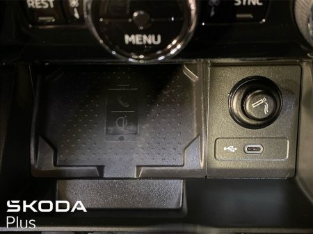 2023 Skoda Superb - thumbnail 25