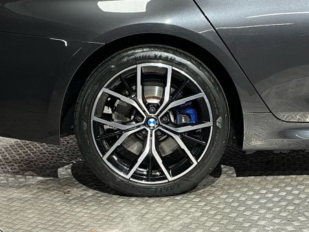 2023 BMW 5 Series - thumbnail 10