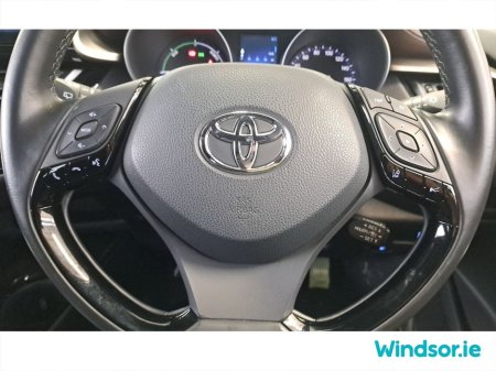 2020 Toyota C-HR HYBRID AUTO €21,995 thumbnail