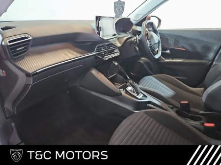 2021 Peugeot 2008 - thumbnail 4