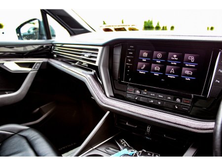 2021 Volkswagen Touareg - thumbnail 28