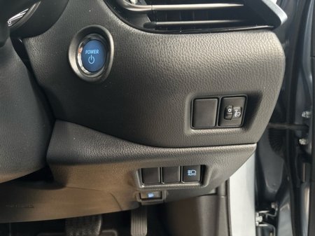 2020 Toyota C-HR 1.8 HYBRID SPORT 4DR AUTO €24,950 thumbnail