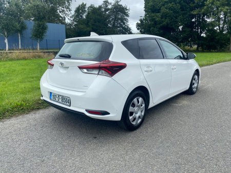 2019 Toyota Auris 1.4 D-4D TERRA 4DR €11,950 thumbnail