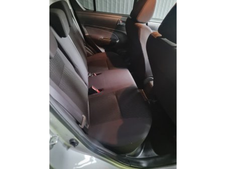 2014 Suzuki Swift - thumbnail 9