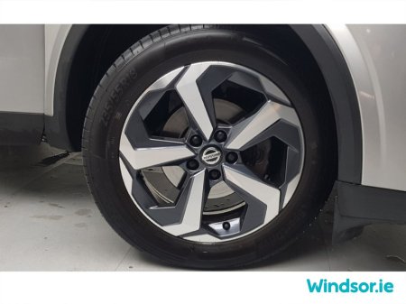 2022 Nissan Qashqai 1.3 PET MILD HYBRID SV PREMIUM €27,995 thumbnail