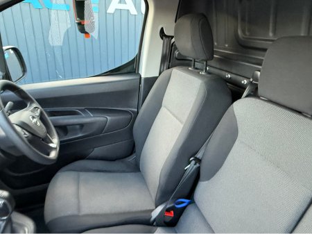 2021 Opel Combo 3 SEATER - 1.5 DIESEL - MANUAL - 12M WARRANTY - CAR: 1599 €14,950 thumbnail