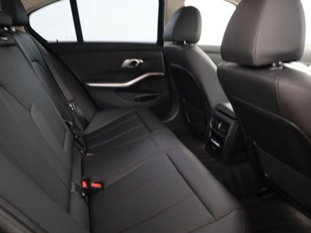 2021 BMW 3 Series - thumbnail 12