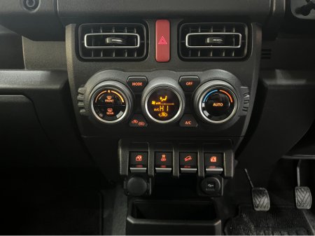 2024 Suzuki Jimny €29950 2024 SUZUKI JIMNY XC 0.6 MANUAL / HEATED SEATS €29,950 thumbnail