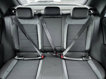 2020 Volkswagen T-Roc R-LINE 2.0 TDI * BIG SPEC * // PARKING SENSORS // R-LINE SPORT SEATS // DIGITAL CLUSTER €26,900 thumbnail