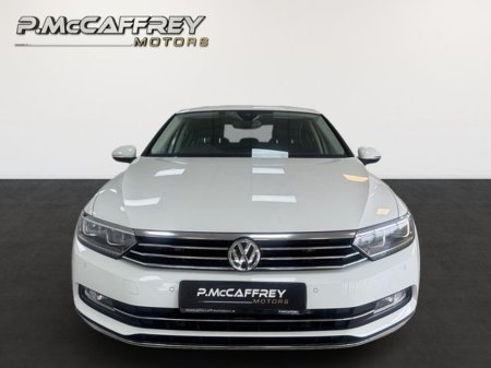 2019 Volkswagen Passat - photo 2