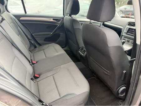 2015 Volkswagen Golf CL 1.6 TDI D7F 110HP 5DR AUTO €12,990 thumbnail