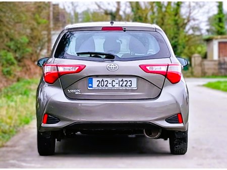 2020 Toyota Yaris - thumbnail 4