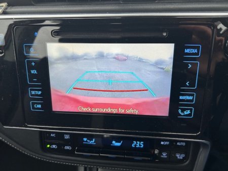 2017 Toyota Auris 1.6 D4D ICON TSS 5DR €13,995 thumbnail