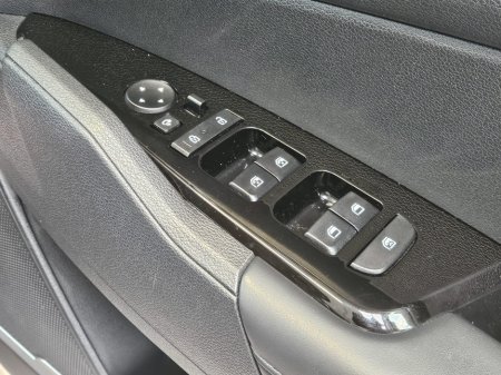 2023 Kia Sportage - thumbnail 9