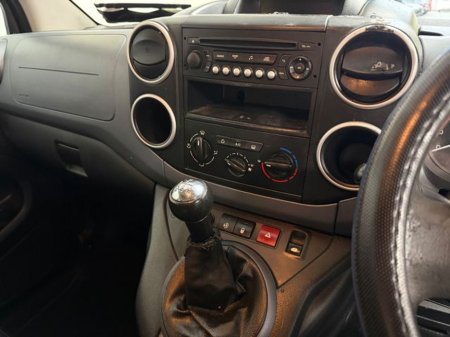 2013 Peugeot Partner Wheelchair Assessable 1.6 HDI Tepee S 5 Seats 5DR €7,777 thumbnail