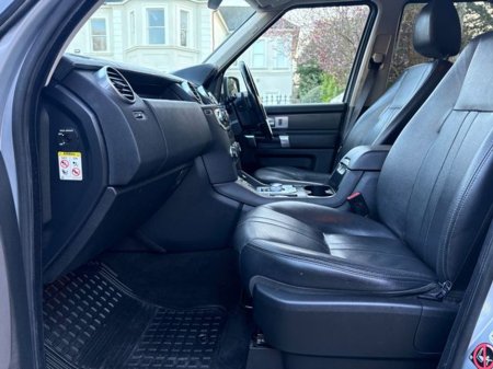 2013 Land Rover Discovery - thumbnail 16