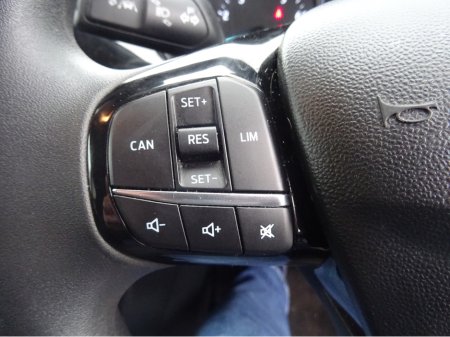 2021 Ford Fiesta CONNECTED  1.0T " metallic white" €16,950 thumbnail