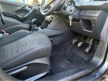 2013 Peugeot 208 - thumbnail 8