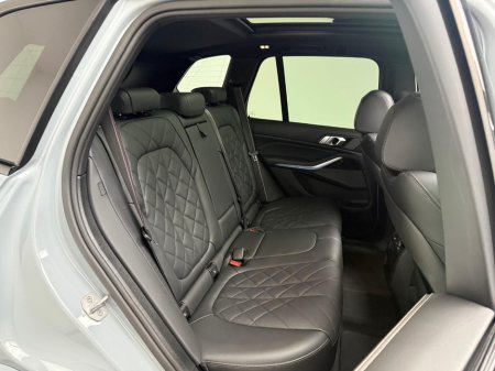2025 BMW X5 50E M SPORT XDRIVE *PAN ROOF* €102,990 thumbnail