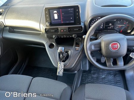 2023 Fiat Doblo - photo 2