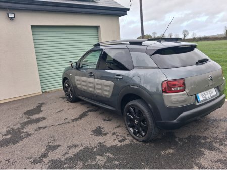 2015 Citroen C4 Cactus BLUE HDI 100 4DR €8,950 thumbnail