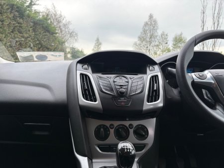 2014 Ford Focus - thumbnail 9