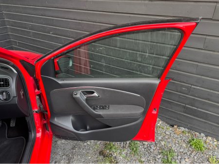 2015 Volkswagen Polo - thumbnail 18