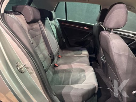 2019 Volkswagen Golf TSI HIGH LINE - FACTORY ALLOYS - CRUISE CONTROL - REVERSE CAMERA €20,950 thumbnail