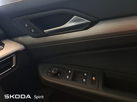 2023 Volkswagen Golf Life 1.0TSI 110bhp DSG M-HEV €26,950 thumbnail