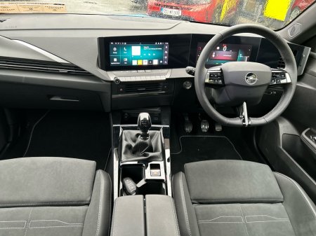 2026 Opel Astra HATCH-GS-1.2 130PS-PETRO thumbnail