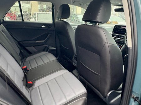 2024 Volkswagen T-Roc - thumbnail 12