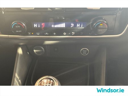 2023 Nissan Qashqai 1.3 PET MILD HYBRID SV PREMIUM €29,995 thumbnail