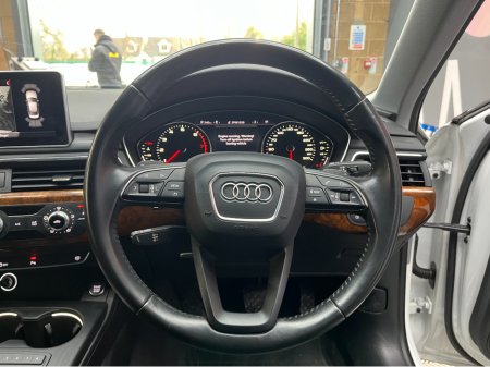 2018 Audi A4 2018 AUDI A4 TFSI 1.4 AUTOMATIC / CRUISE CONTROL / REVERSE CAMERA / HEATED SEATS / PADDLE SHIFTERS thumbnail