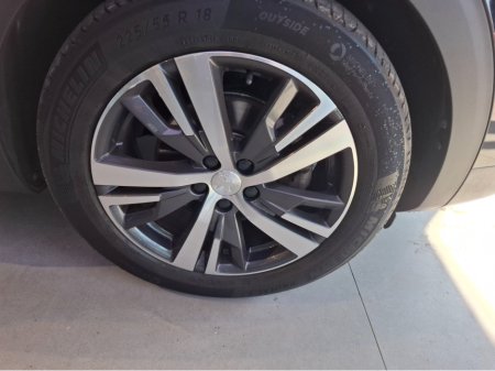 2023 Peugeot 3008 - thumbnail 17