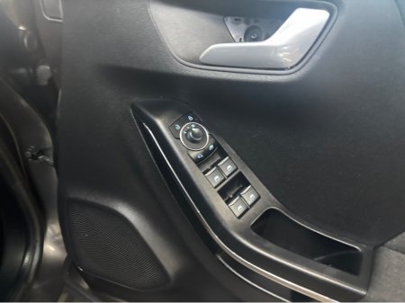 2023 Ford Puma TITANIUM 5DR 1.0T 125 MHEV DC7 €21,499 thumbnail