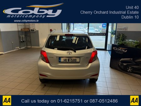 2014 Toyota Yaris - thumbnail 5