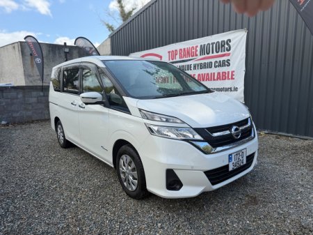 2017 Nissan Serena - thumbnail 1