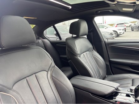 2022 BMW 5 Series - thumbnail 15