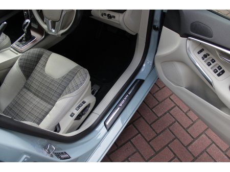 2017 Volvo V40 - thumbnail 11