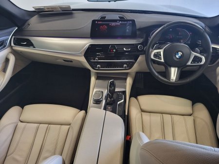 2020 BMW 5 Series - photo 4