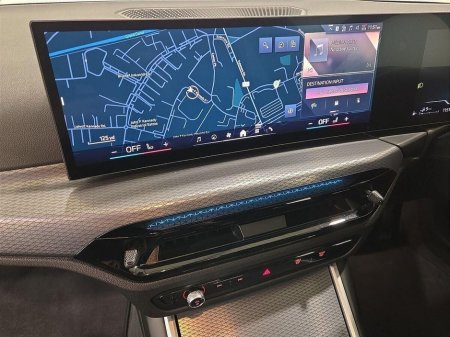 2025 BMW 3 Series - thumbnail 8