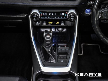 2019 Toyota Rav4 2.5 Hybrid 2WD Sport €27,888 thumbnail