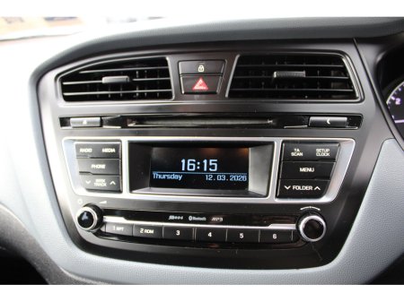 2017 Hyundai i20 - thumbnail 17