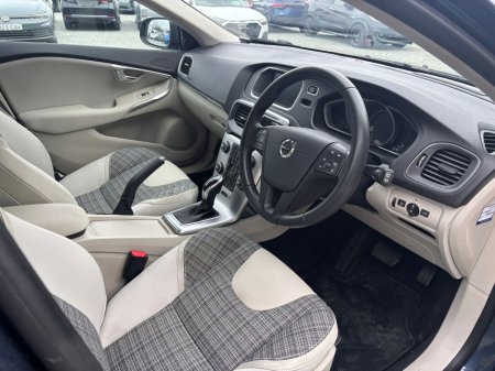 2019 Volvo V40 - thumbnail 12