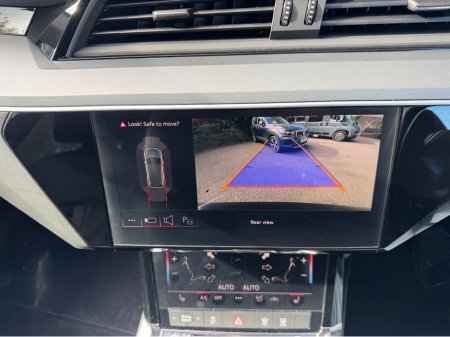 2022 Audi e-tron 55 TECHNIK QUATTRO 300kw  95kWh//LOW MILEAGE//AUDI HISTORY//LOVELY CONDITION//SIMI AND AA DEALER €32,950 thumbnail