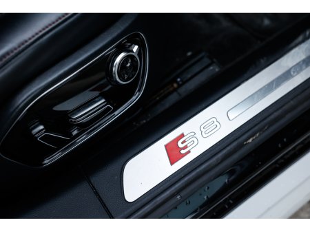 2016 Audi S8 - thumbnail 17