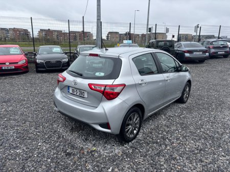 2018 Toyota Yaris - thumbnail 10