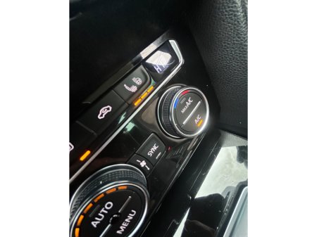 2016 Volkswagen Passat 1.6 TDI 120HP Highline €11,850 thumbnail