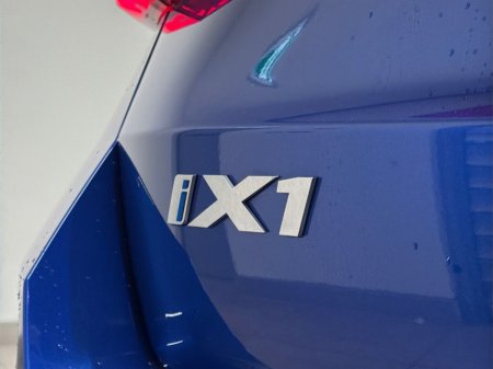 2025 BMW iX1 - thumbnail 25