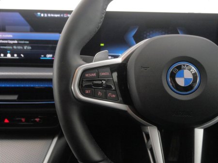 2025 BMW 3 Series - thumbnail 17